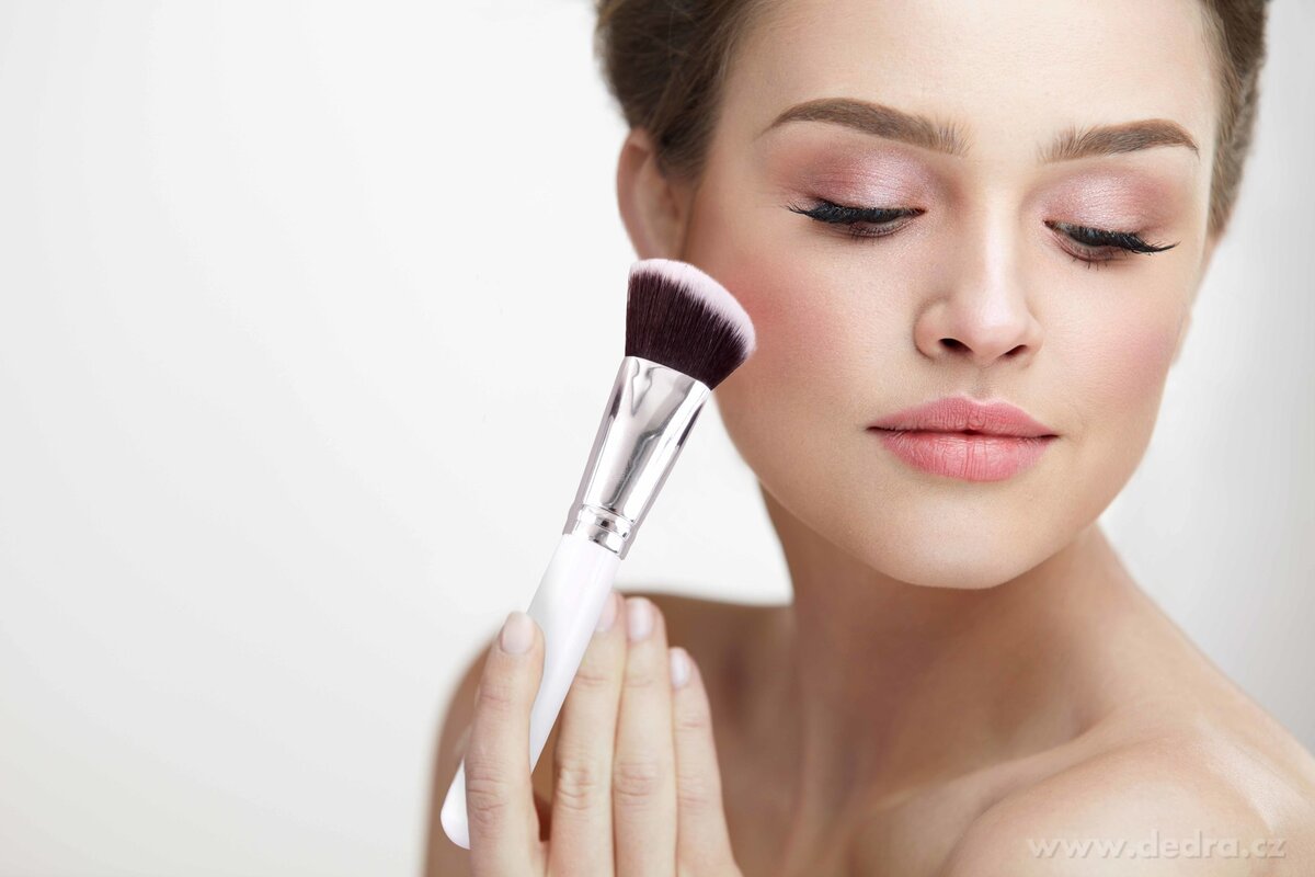 ŠTĚTEC NA MAKE-UP, z jemných mikrovláken