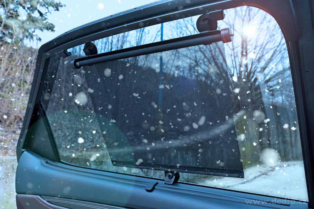 DRIVE | stínící roleta do auta s aretací | univerzální přísavky & suchý zip | 40 × 47 cm