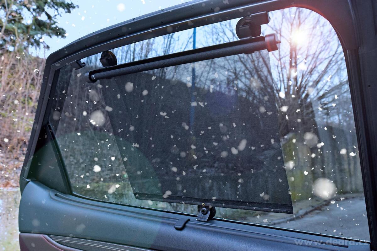 DRIVE | stínící roleta do auta s aretací | univerzální přísavky & suchý zip | 40 × 47 cm