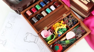 Šicí a pletací potřeby