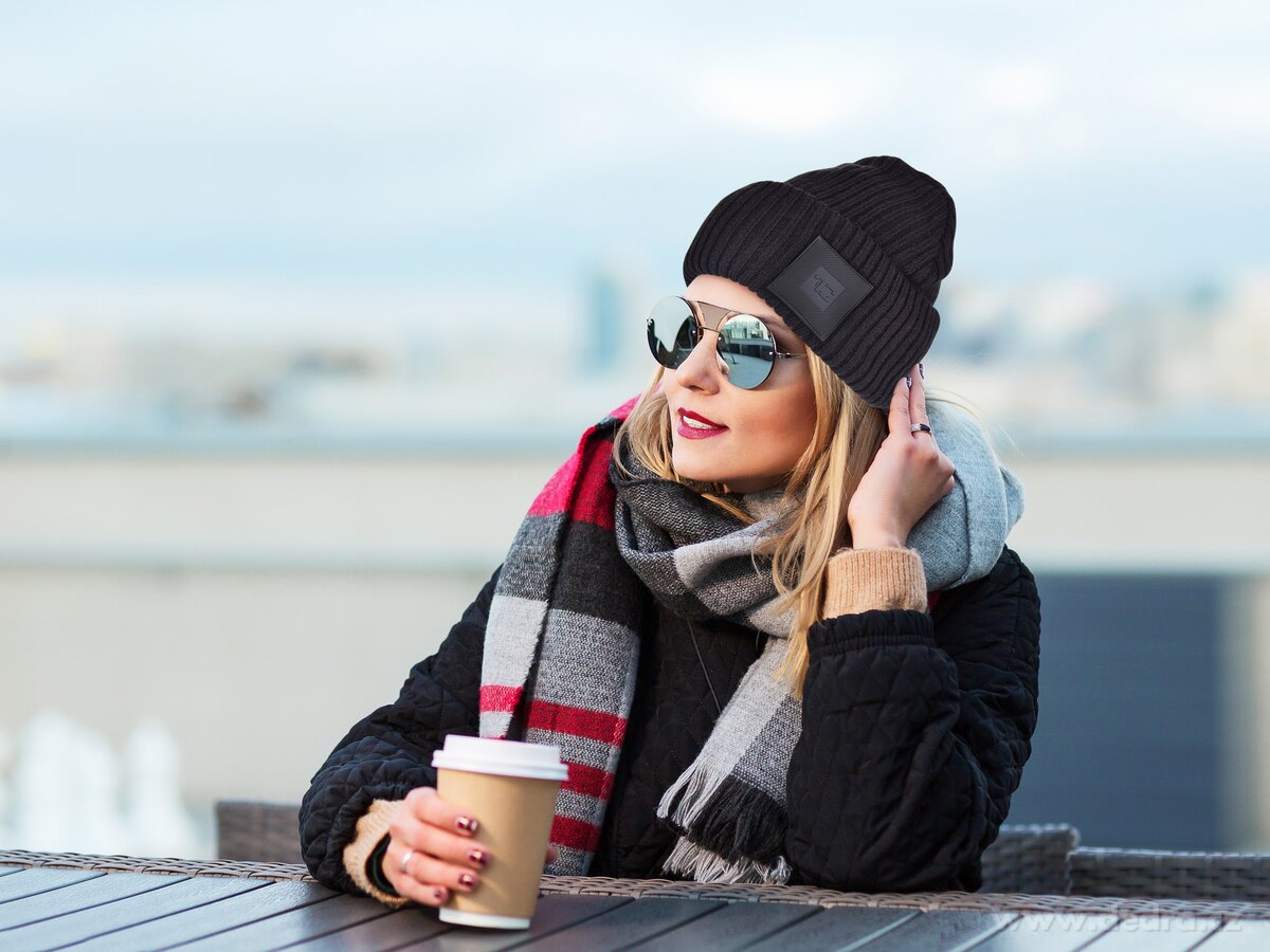 Pletená čepice s teplou měkkou podšívkou a aplikací loga FC