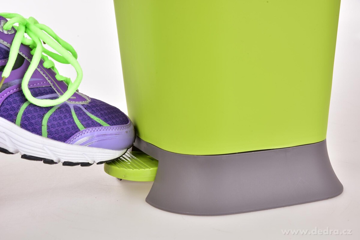 7 l nášlapný odpadkový koš s víkem