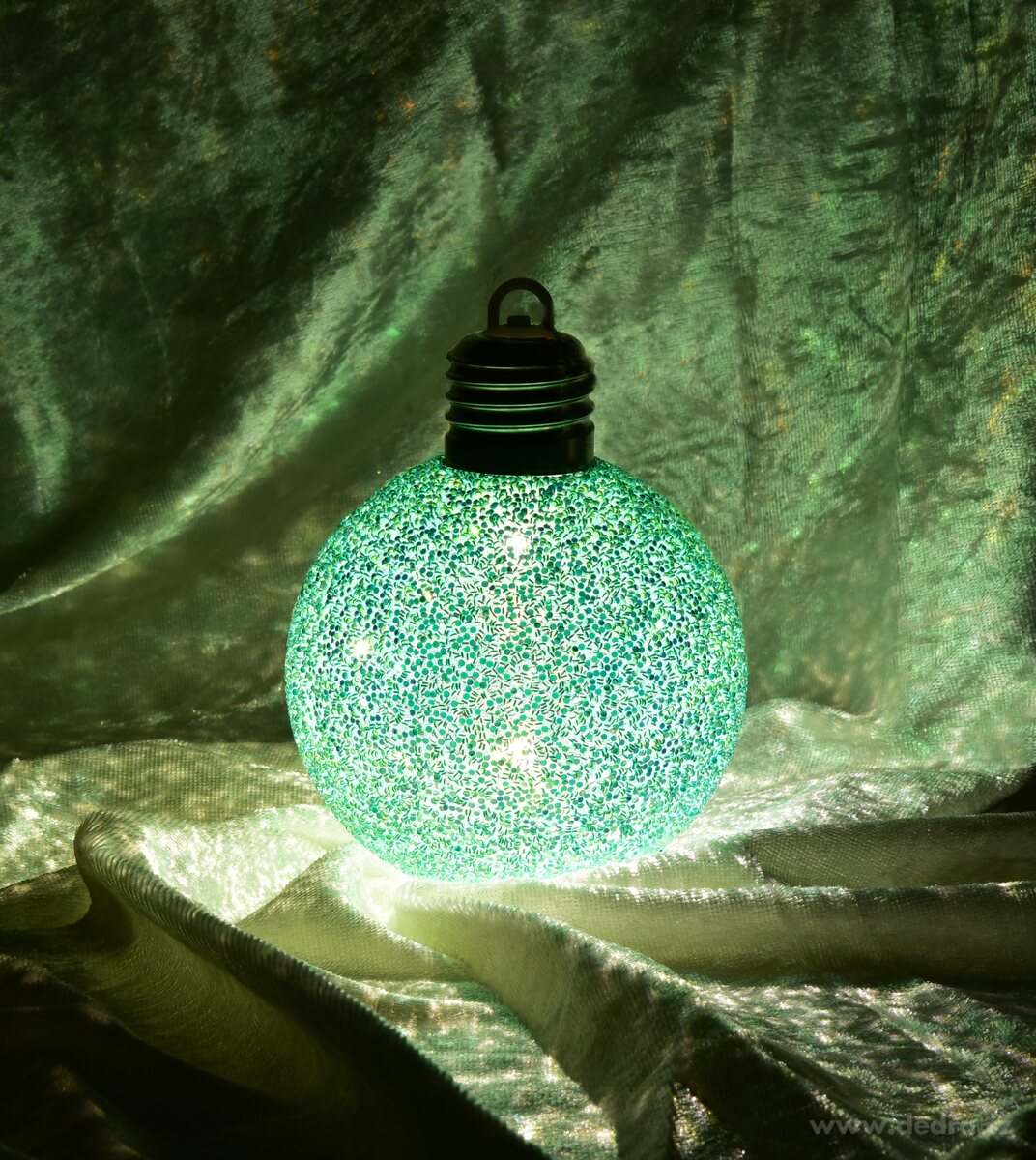 ZÁŘIVÁ TYRKYSOVÁ | LED světelná koule s flitry | 8 cm