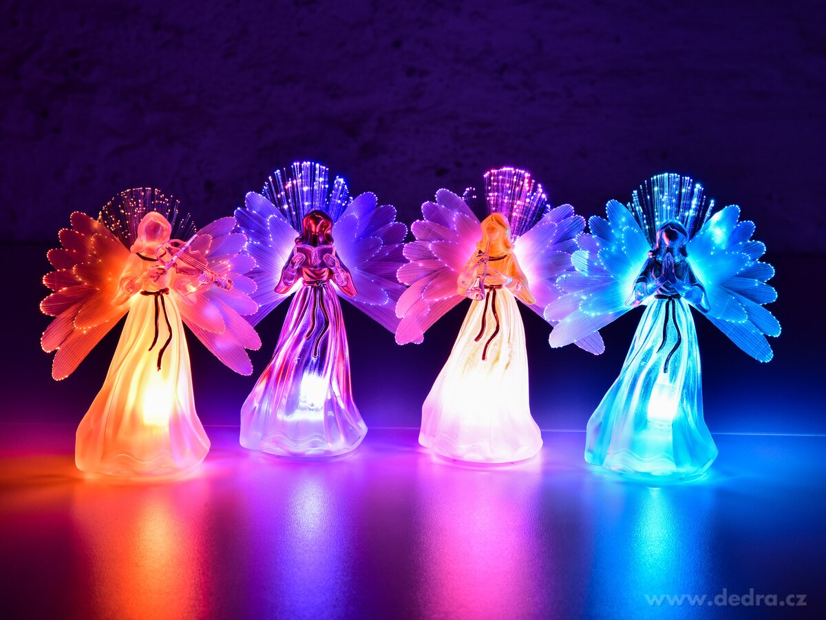 13 cm svítící LED anděl s měnícím se barevným prosvícením