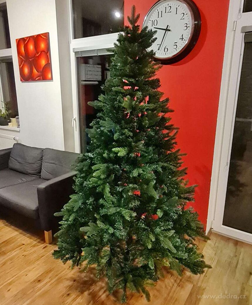 ZELENÁ JEDLE CEREMONY SE ŠIŠKAMI | 210 cm umělý vánoční stromek se stojanem | 3D větve & realistické šišky