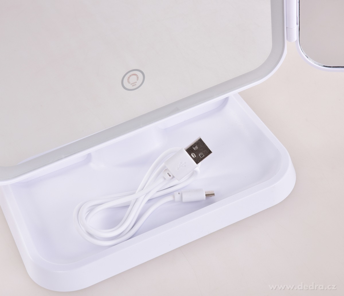 BEAUTY | kouzelné skládací zrcadlo s LED osvětlením | USB dobíjení | zvětšovací zrcátka | na stojanu