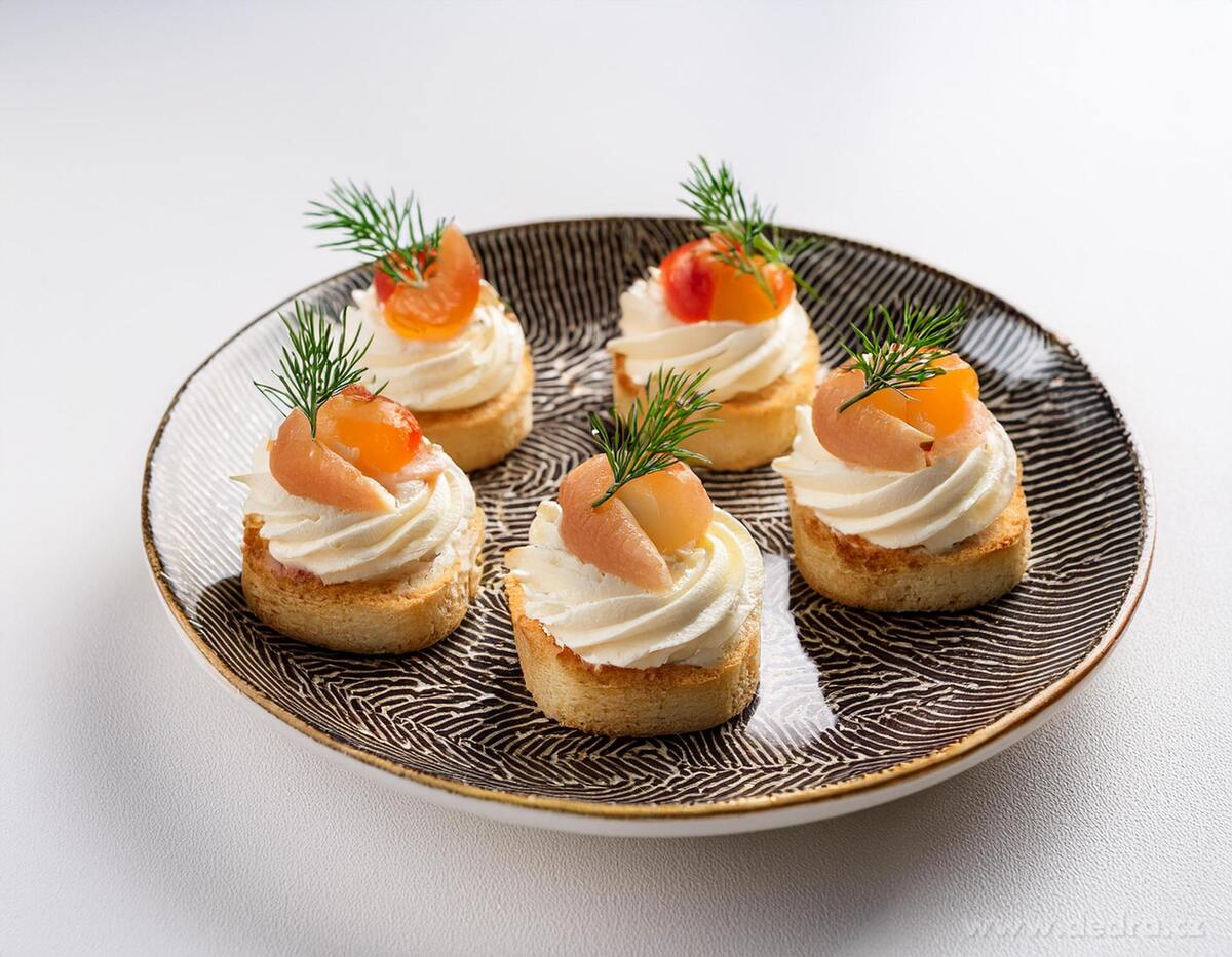 17dílná sada cukrářských špiček v praktické krabičce