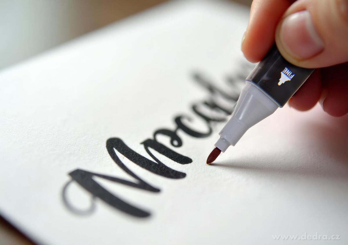 ART sada 24 ks obojstranných alkoholových fixiek v praktickom textilnom púzdre