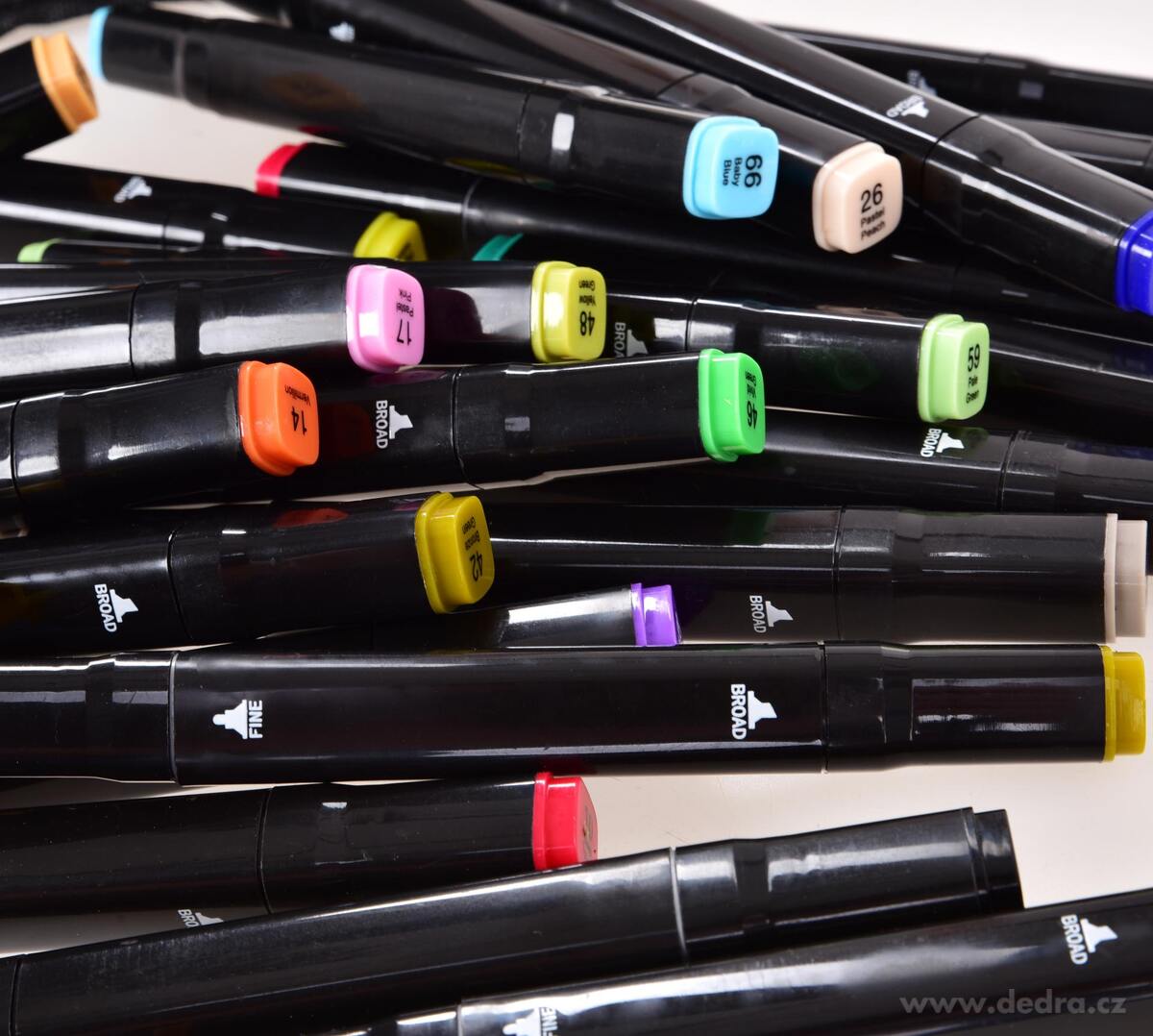 ART sada 24 ks obojstranných alkoholových fixiek v praktickom textilnom púzdre