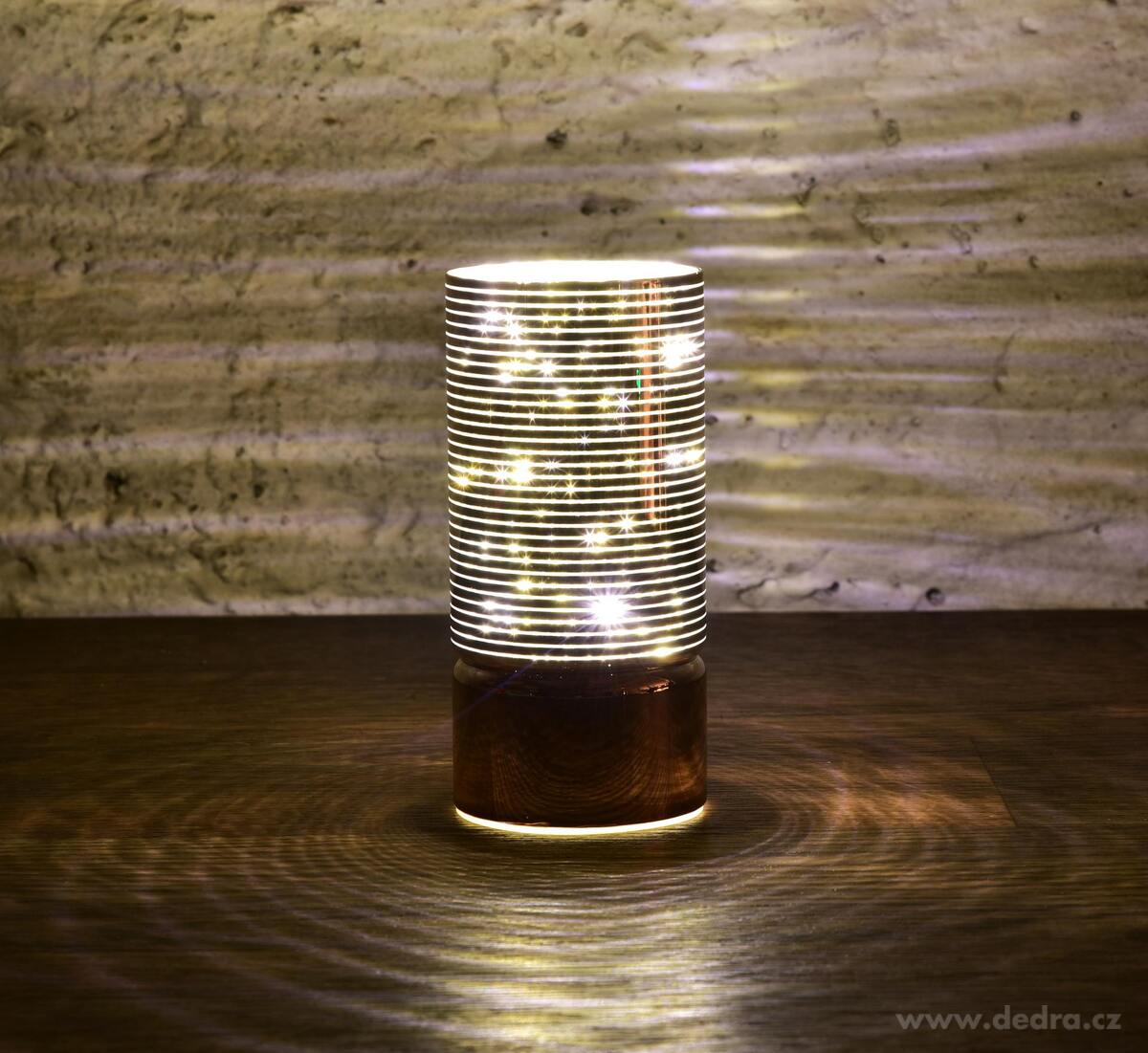 ILUMINÉ | 15 cm skleněný svícen s LED osvětlením | lesklý béžový dekor