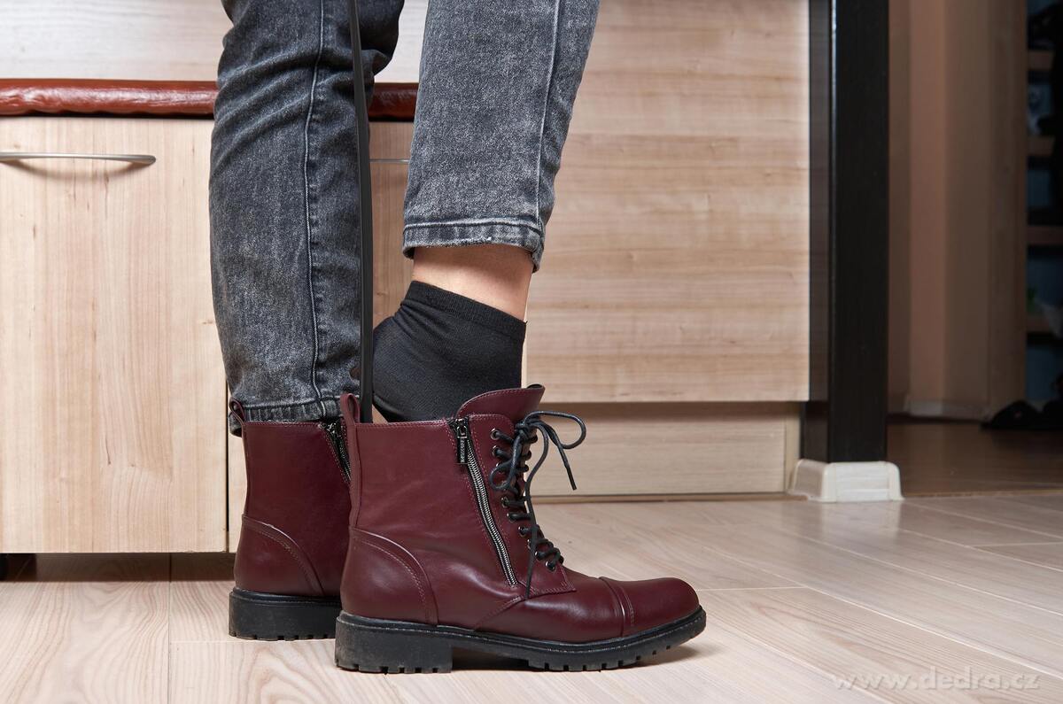 BOOTS | XL lžíce na obuv | extra dlouhá 58 cm | černá