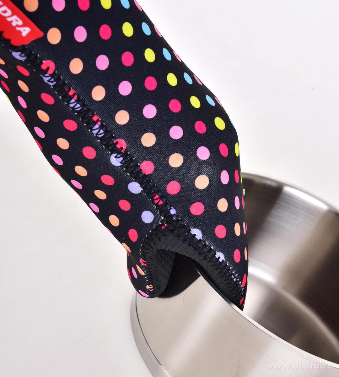 TERMOCHŇAPKA | neoprenová kuchyňská chňapka | barevné puntíky | odolná do 260 °C