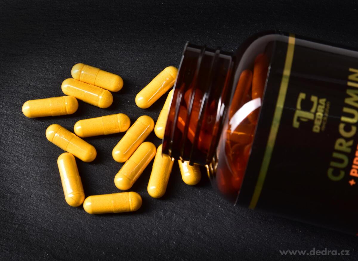 CURCUMIN + PIPERINE 515 mg silný extrakt kurkumy s piperínom - podpora kĺbov, imunity a trávenia