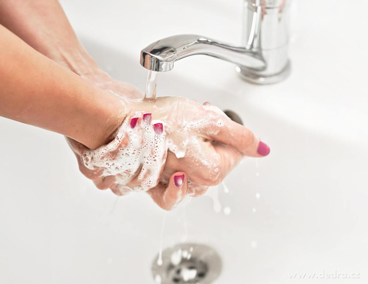 PEACH VELVET | šetrné tekuté mýdlo s glycerinem | 310 ml | FRUITY EDITION