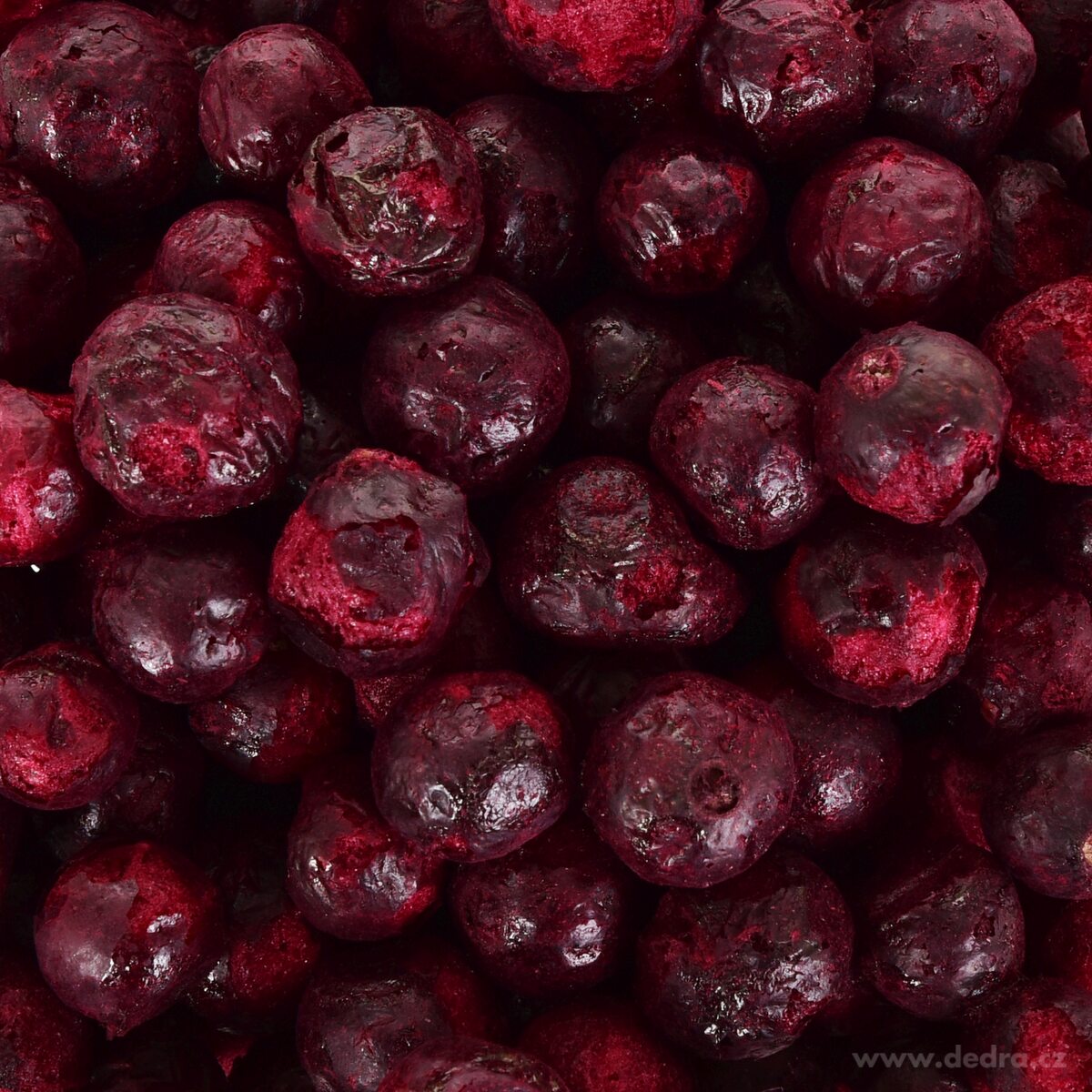TEMNÉ ČIERNE RÍBEZLE - lyofilizované, celé ovocie sušené mrazom