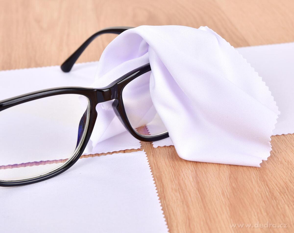 BRILEX | 4 ks ultra jemné mikrovláknové utěrky na brýle & optiku | bílé | 15 × 15 cm