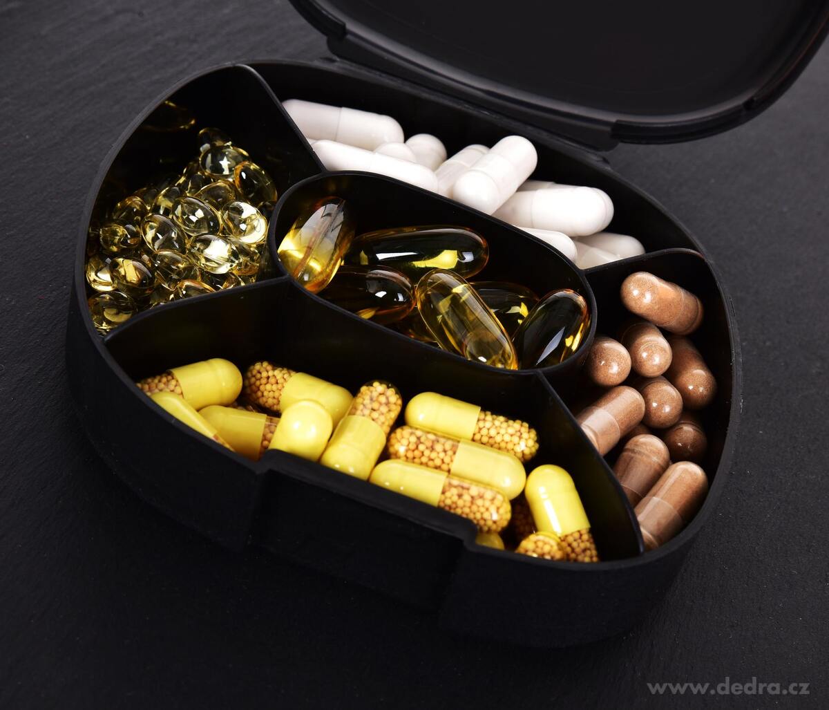 PILLBOX | zásobník na kapsle a doplňky stravy s 5 přihrádkami