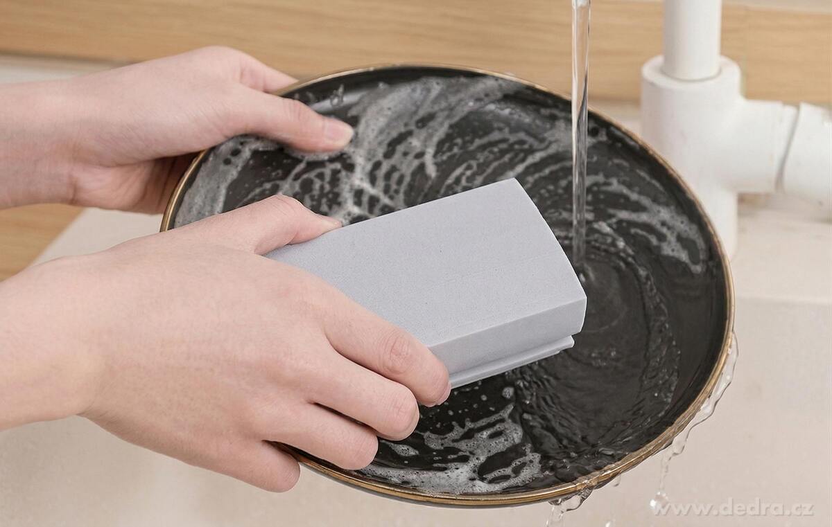 SPONGE POP | chytrá drážkovaná houbička | perfektně stírá & nevíří prach, extra savá | šedá